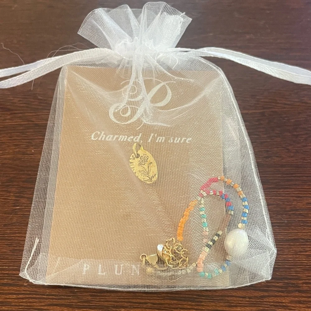 Plunder Bracelet + Charm Set. Pearl beaded bracelet. Gold rose charm. New in bag - Picture 8 of 8